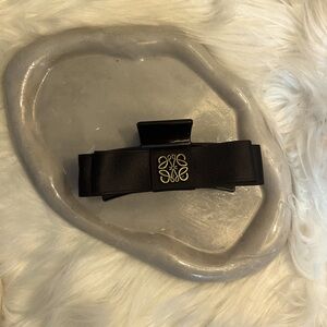 Elegant Black Hair Claw with Gold Accent